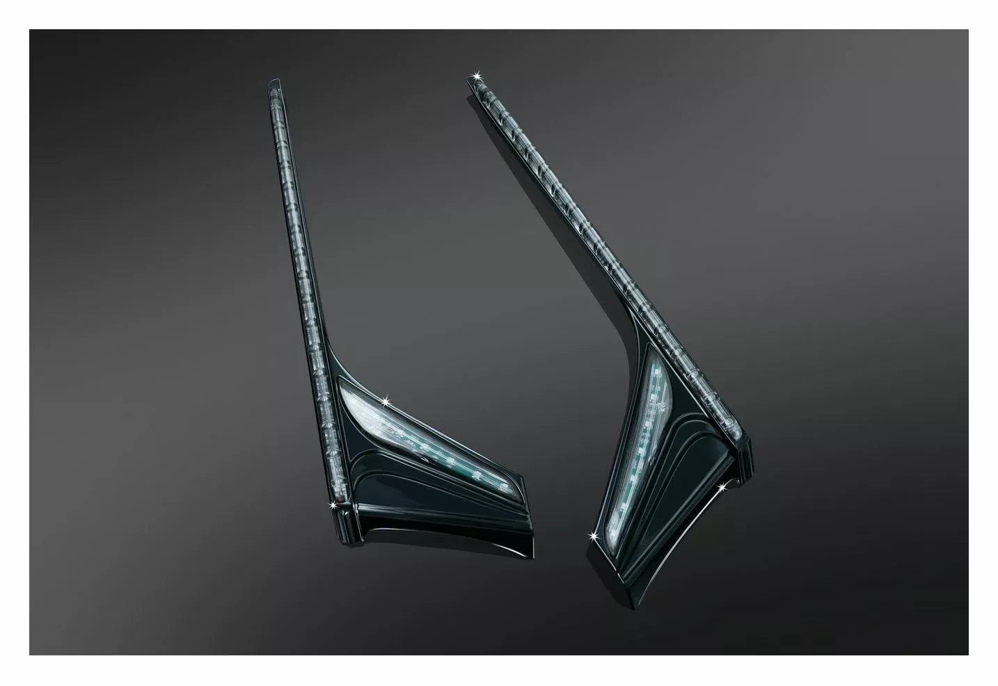 Kuryakyn LED Vertical Rear Light Strips For Honda GoldWing 2012-2015 - Image 5